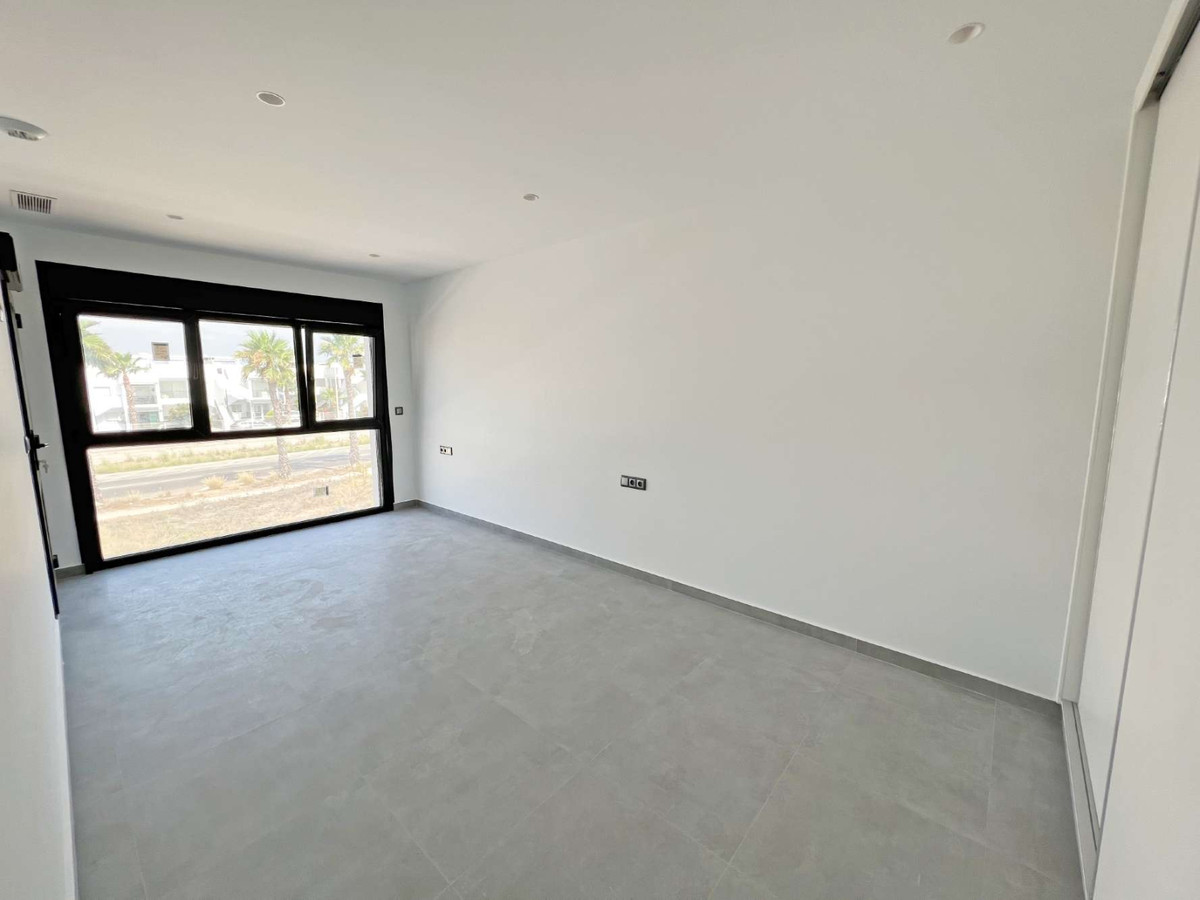 Imagen de Espectacular Villa en Torrevieja