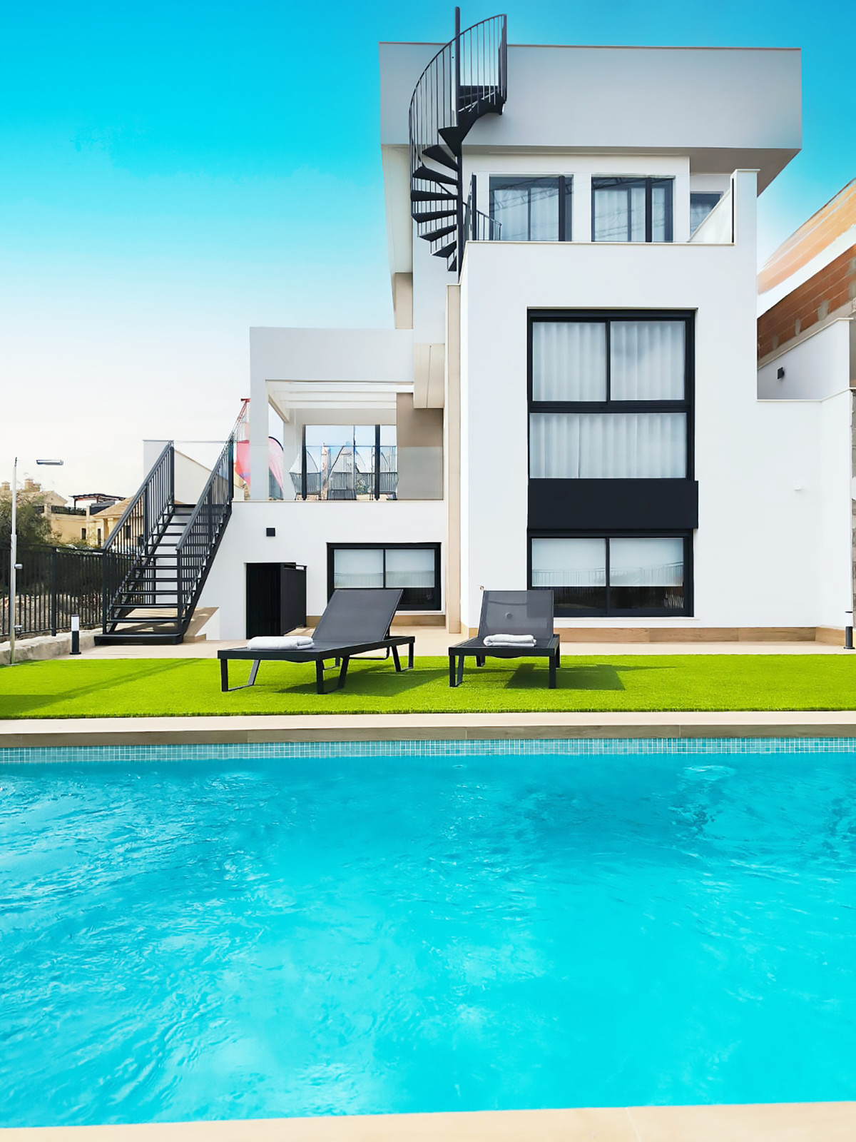 Imagen de Exclusiva Villa de Lujo con Piscina en La Finca Golf.