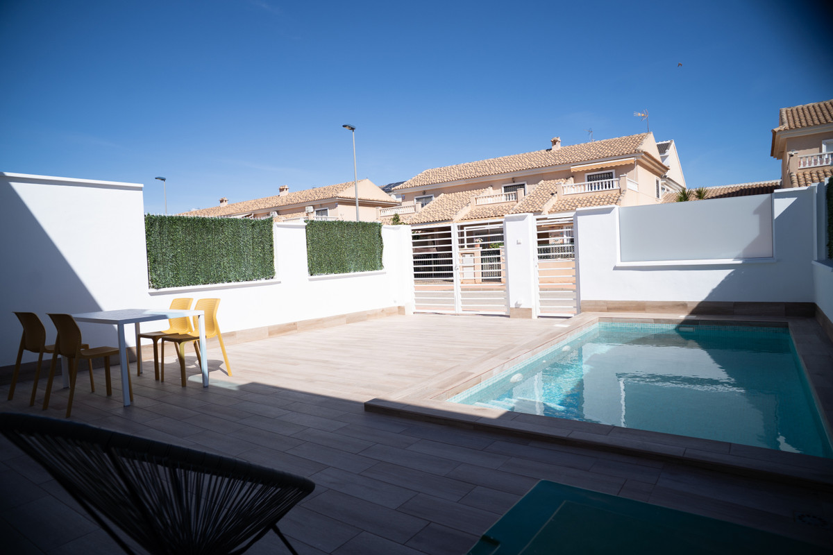 Imagen de Exclusiva Villa Nueva con Piscina Privada en San Javier