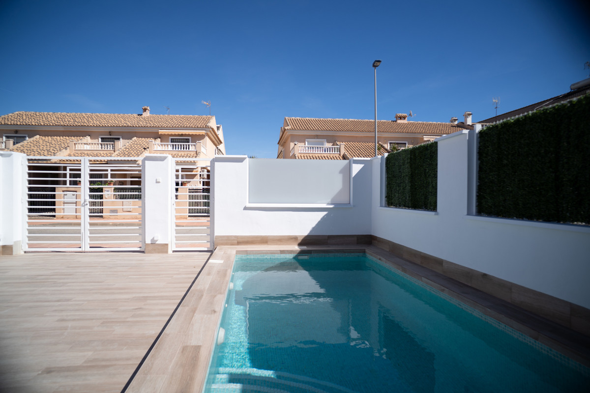 Imagen de Exclusiva Villa Nueva con Piscina Privada en San Javier
