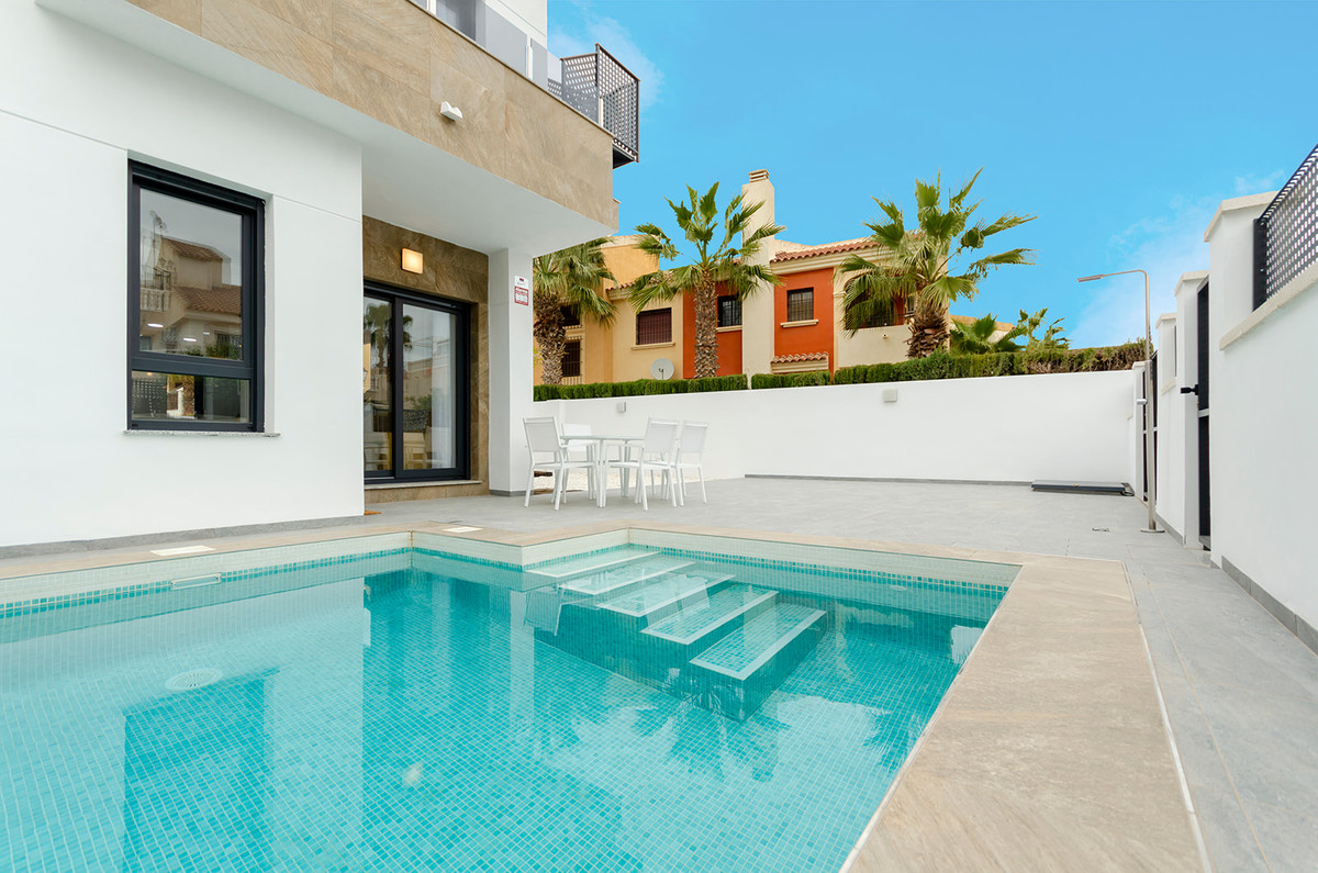 Imagen de Villa en venta en Torrevieja