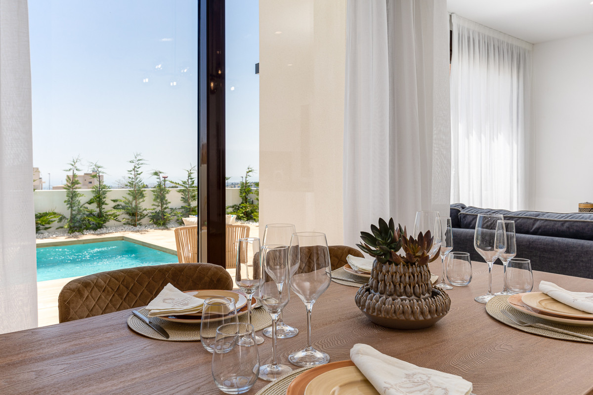Imagen de Finestrat: Villa Moderna con Piscina y Vistas Espectaculares