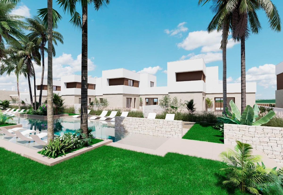 Imagen de Villas Exclusivas en Los Alcázares: Lujo, Piscina y Mar