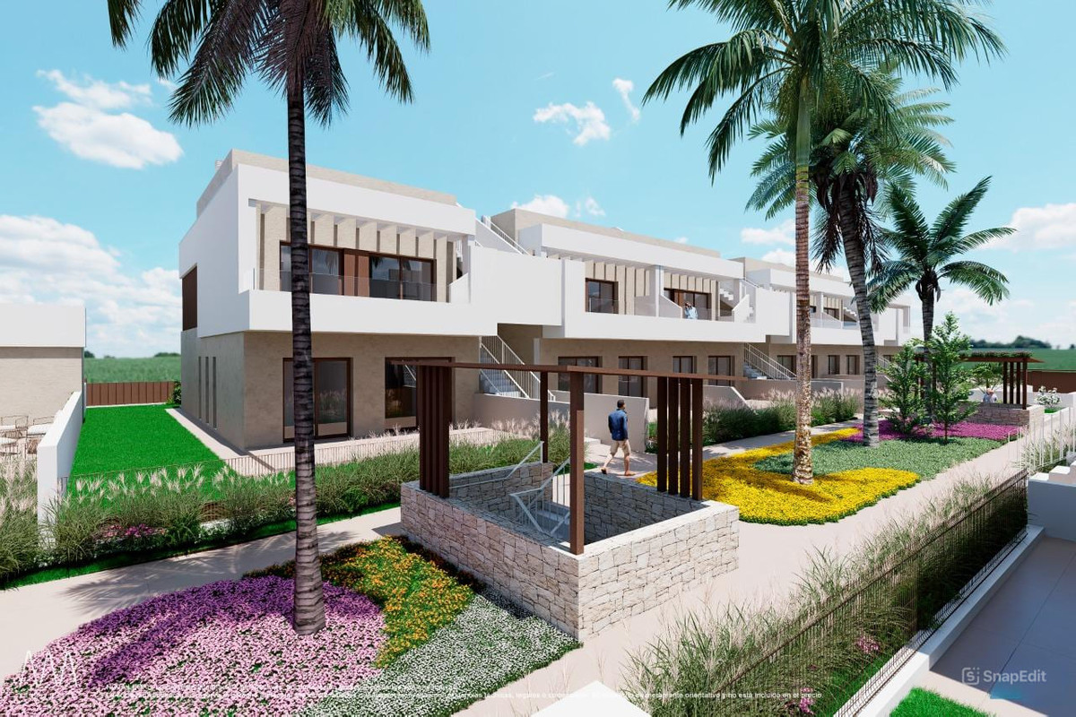 Imagen de Villas Exclusivas en Los Alcázares: Lujo, Piscina y Mar