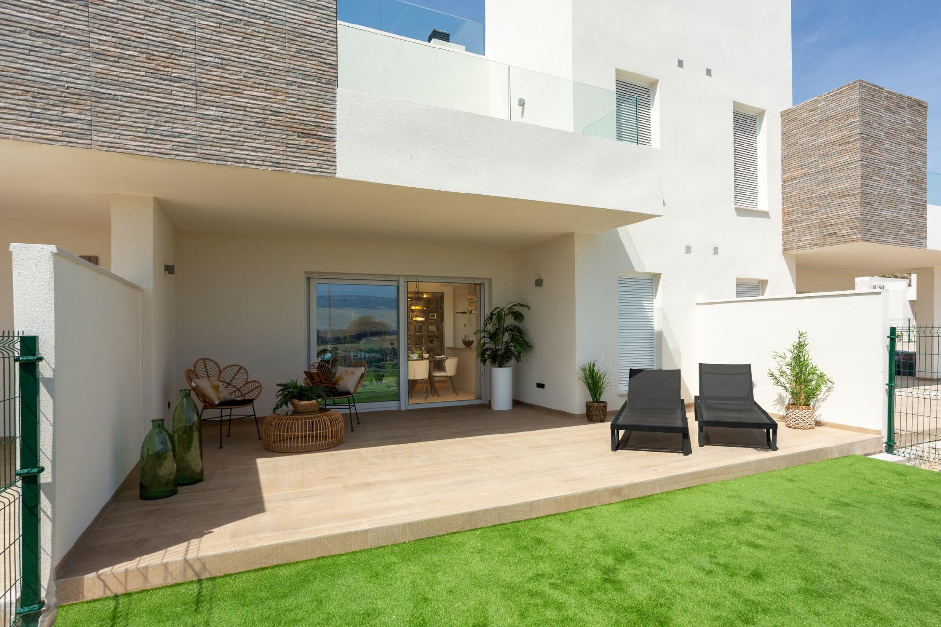 Nuevos Bungalows en La Finca Golf, Algorfa – Lujo y Naturaleza en la Costa BlancaExclusivo Complejo Residencial en un Entorno de GolfUbicado en el prestigioso resort La Finca Golf,...
