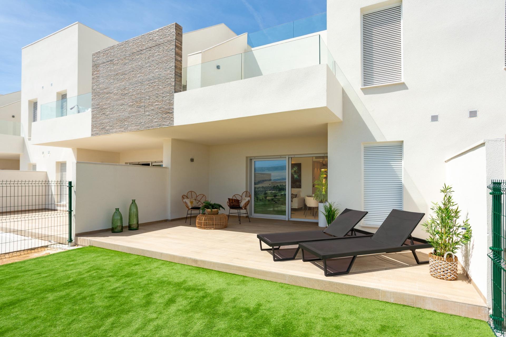 Nuevos Bungalows en La Finca Golf, Algorfa – Lujo y Naturaleza en la Costa BlancaExclusivo Complejo Residencial en un Entorno de GolfUbicado en el prestigioso resort La Finca Golf,...