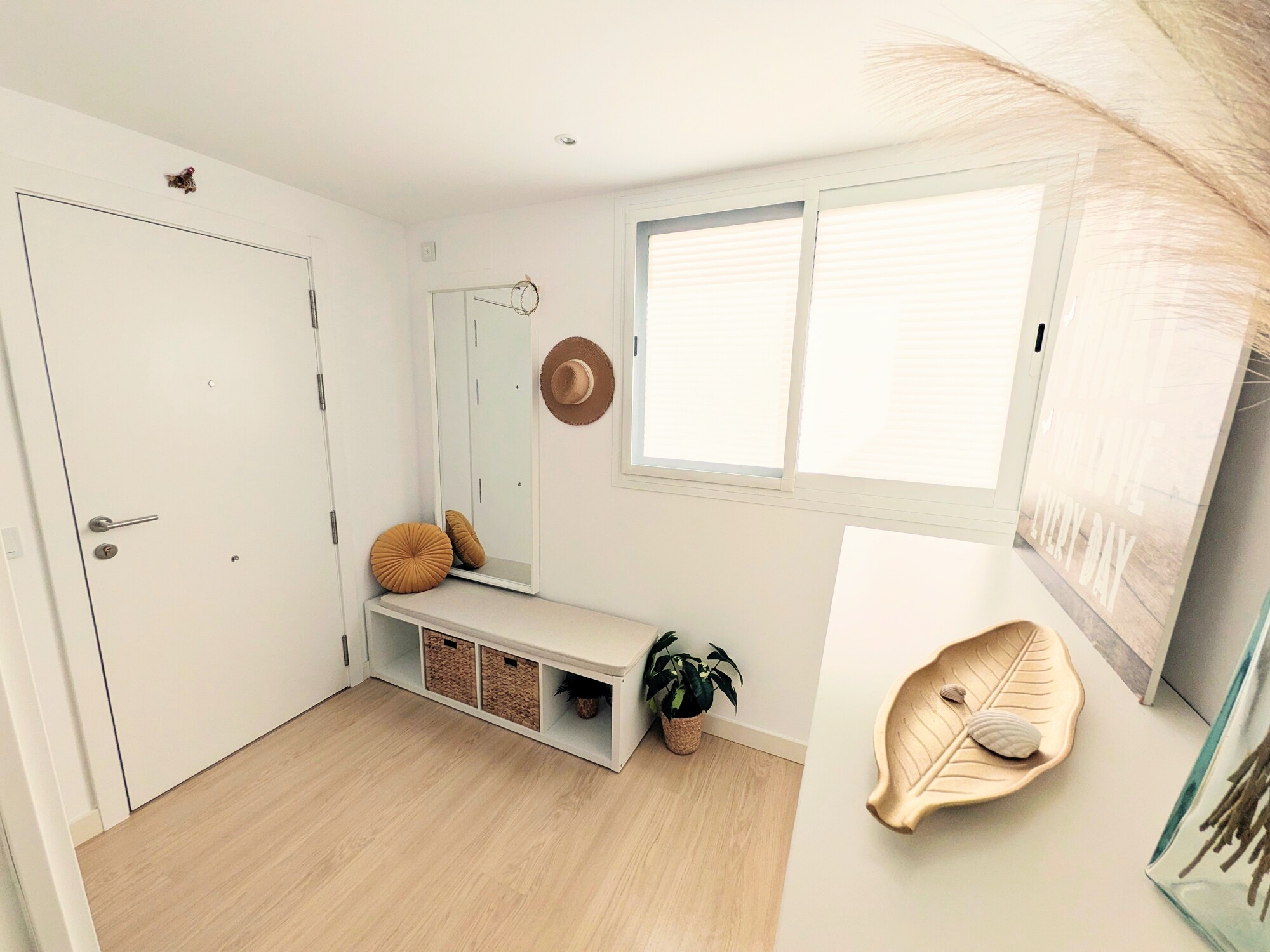 Exclusivo Ático Dúplex con Solárium y Vistas Panorámicas en Estepona.
