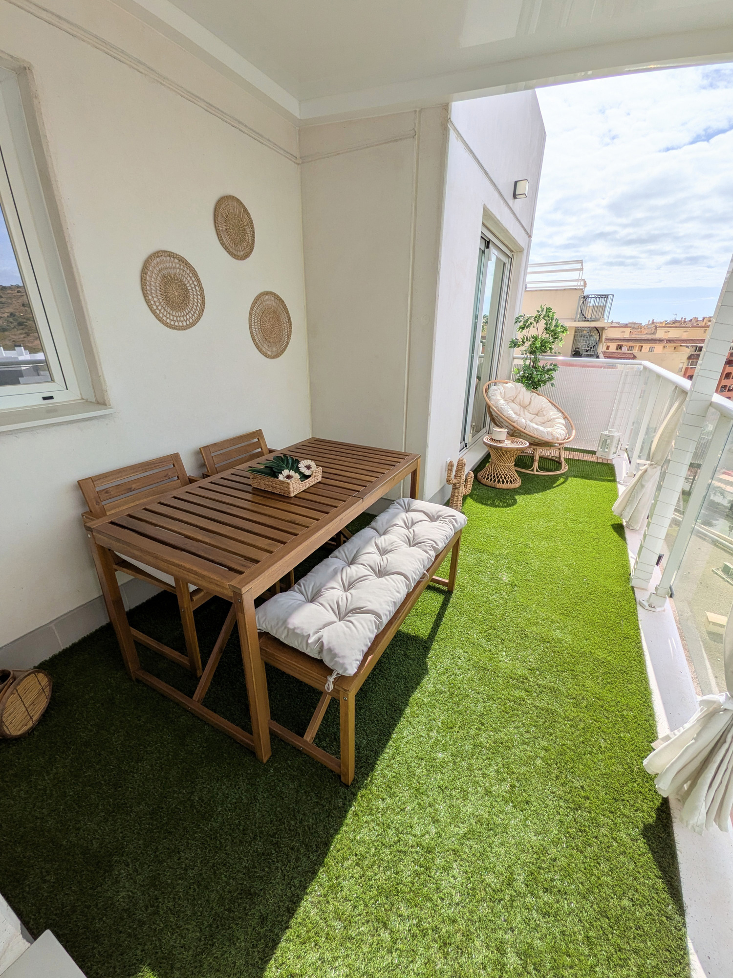 Exclusivo Ático Dúplex con Solárium y Vistas Panorámicas en Estepona.