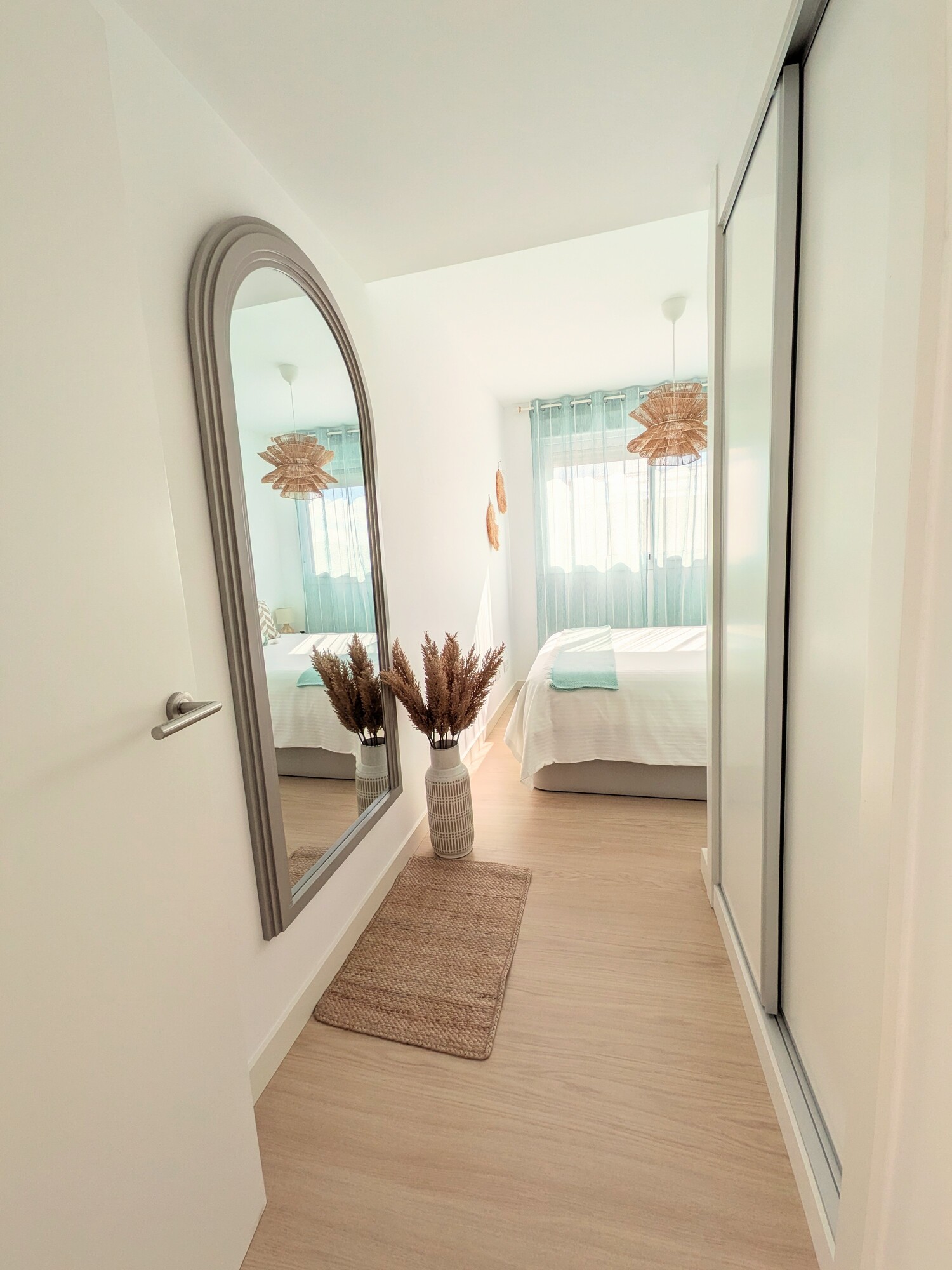 Exclusivo Ático Dúplex con Solárium y Vistas Panorámicas en Estepona.