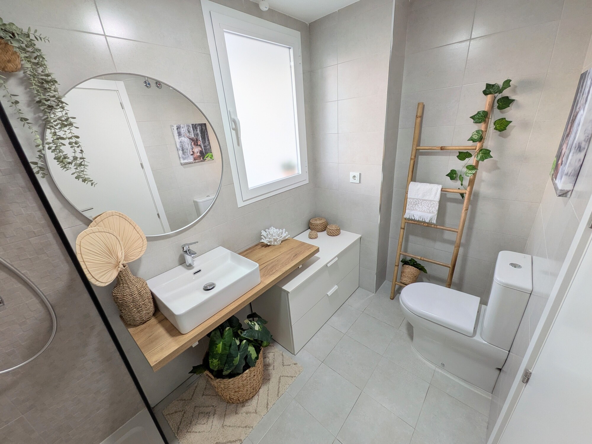 Exclusivo Ático Dúplex con Solárium y Vistas Panorámicas en Estepona.