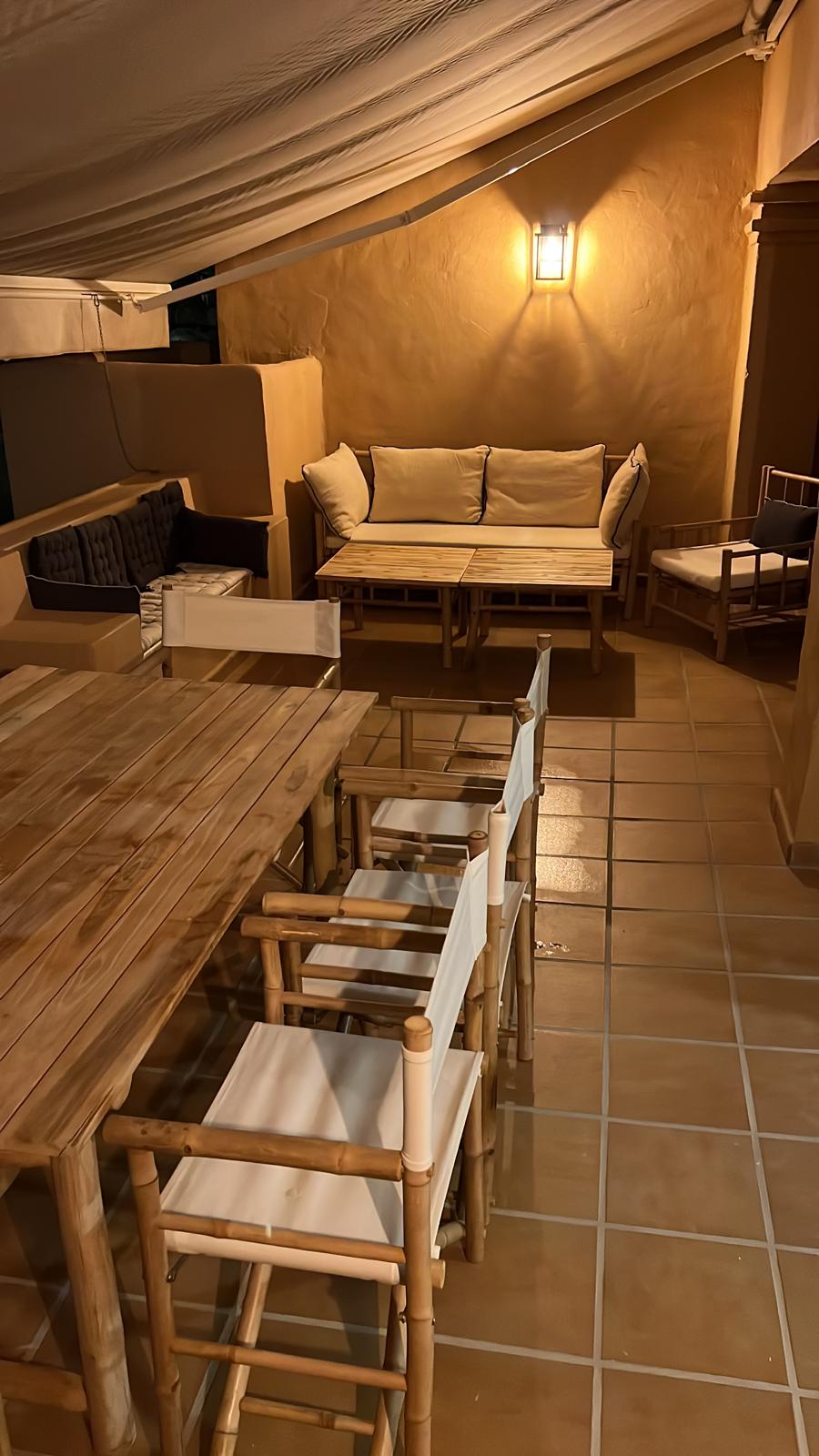 ¡Espectacular Ático Moderno a un Precio Excepcional en Benahavís!