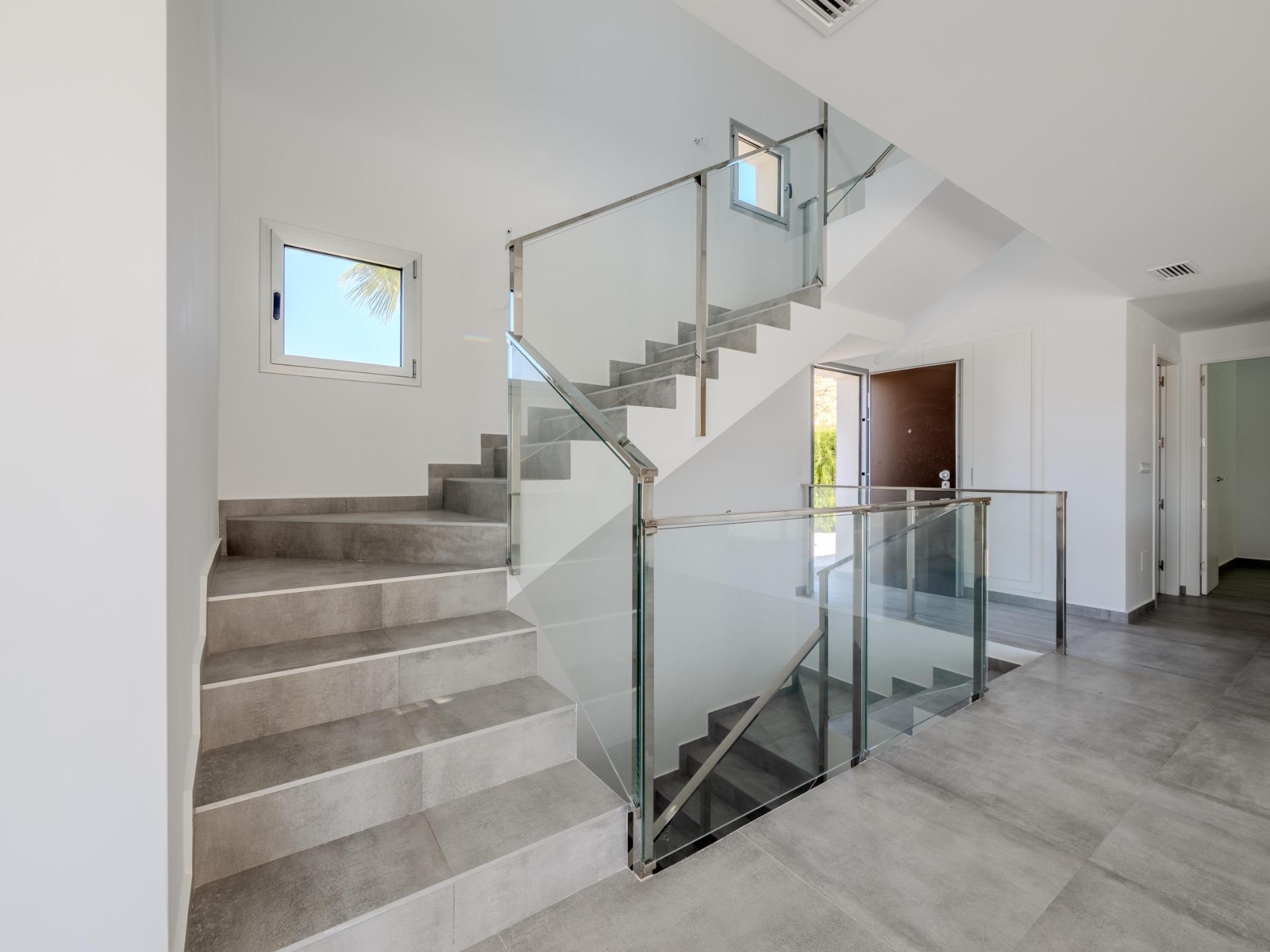VILLA DE DISEñO MODERNO CON VISTAS AL GOLF, Villa de lujo en Algorfa, Costa Blanca Sur. 4 hab, 3 baños, vistas golf. Estilo mediterráneo moderno. ¡Oportunidad única en Alicante!