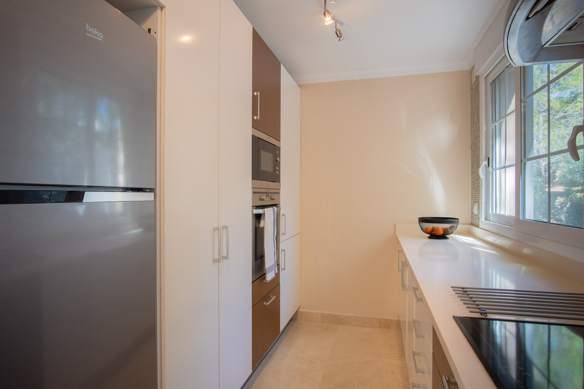 Apartamento en Venta 1, Lujoso apartamento en La Sella, Pedreguer. Disfrute de 3 dorm., 2 baños, terraza con jacuzzi y vistas al mar. Exclusiva urbanización con golf, piscina y segurid