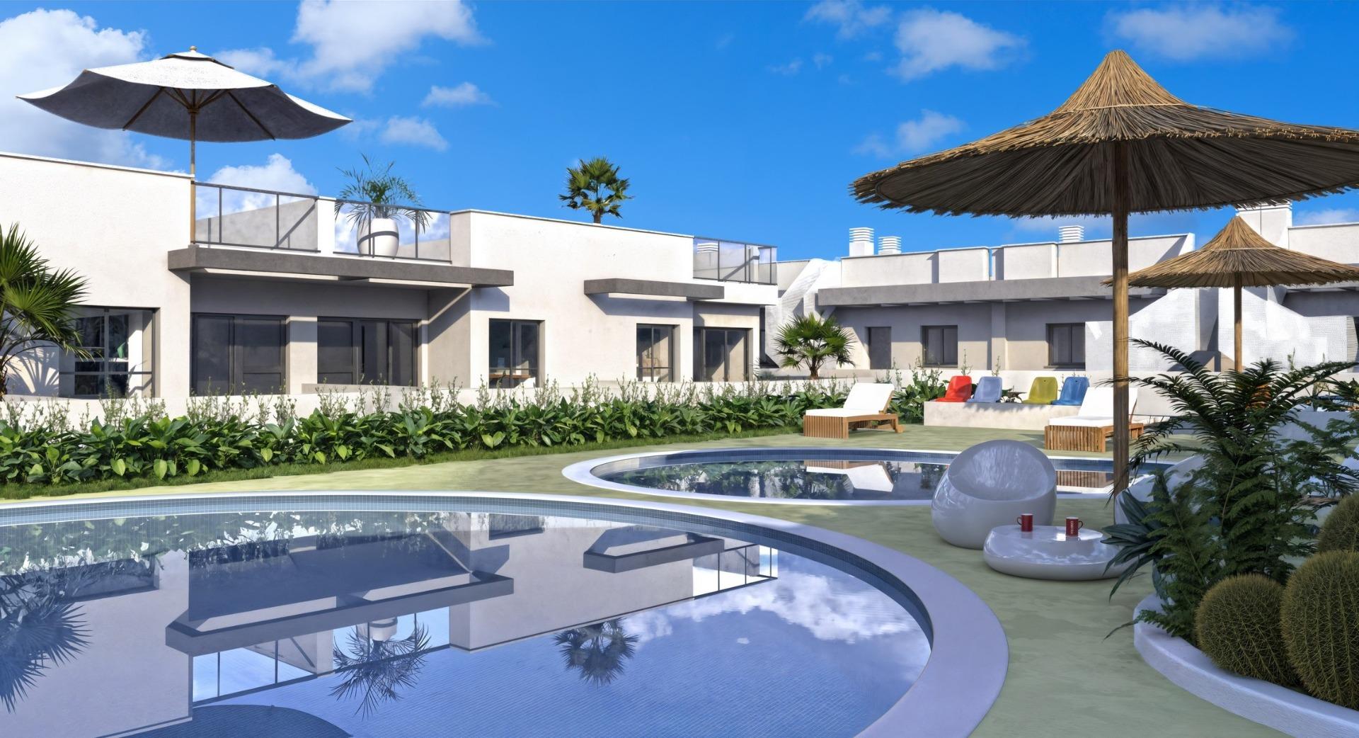 Adosados y chalés adosados de nueva construcción en El Verger, cerca de la playa, Descubre adosados de obra nueva en El Verger, Costa Blanca. A 1.3 km de la playa, con 2-3 dormitorios, solárium privado y jardín. Vive el lujo mediterráneo cerc
