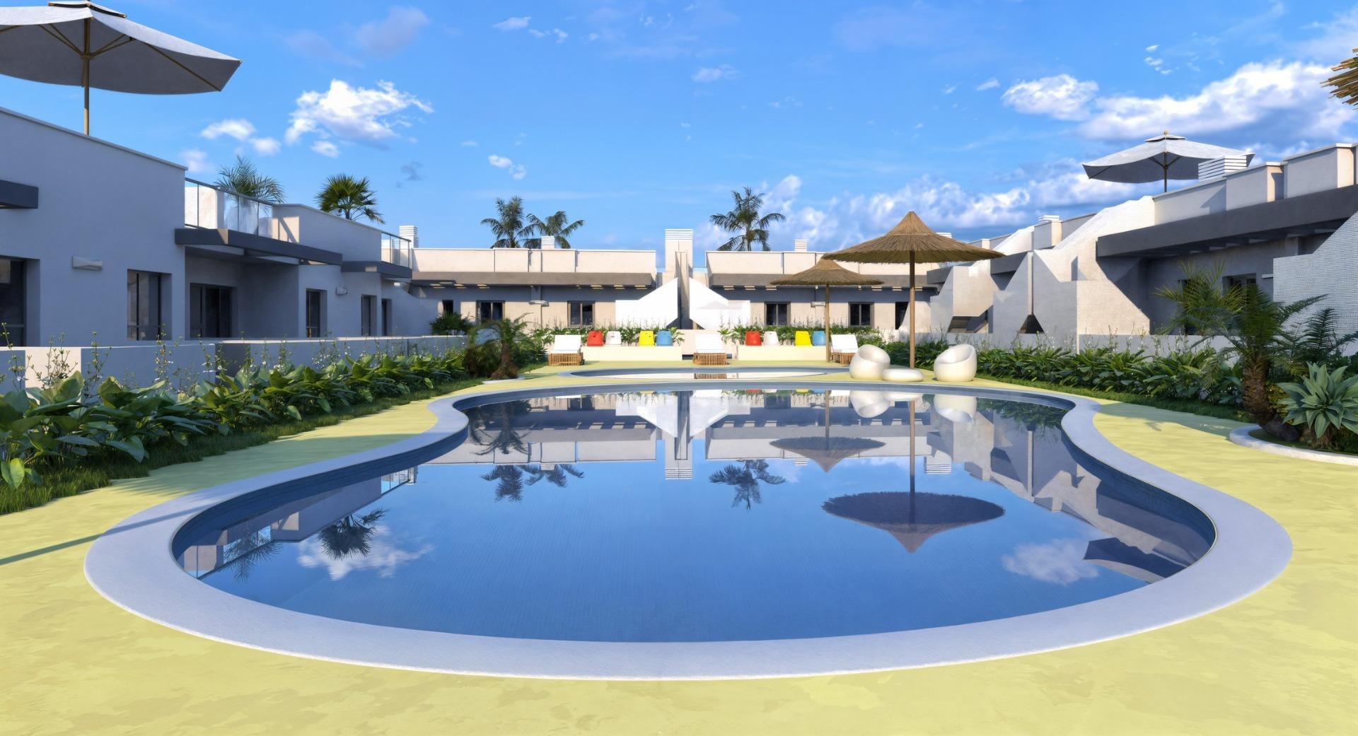 Adosados y chalés adosados de nueva construcción en El Verger, cerca de la playa, Descubre adosados de obra nueva en El Verger, Costa Blanca. A 1.3 km de la playa, con 2-3 dormitorios, solárium privado y jardín. Vive el lujo mediterráneo cerc