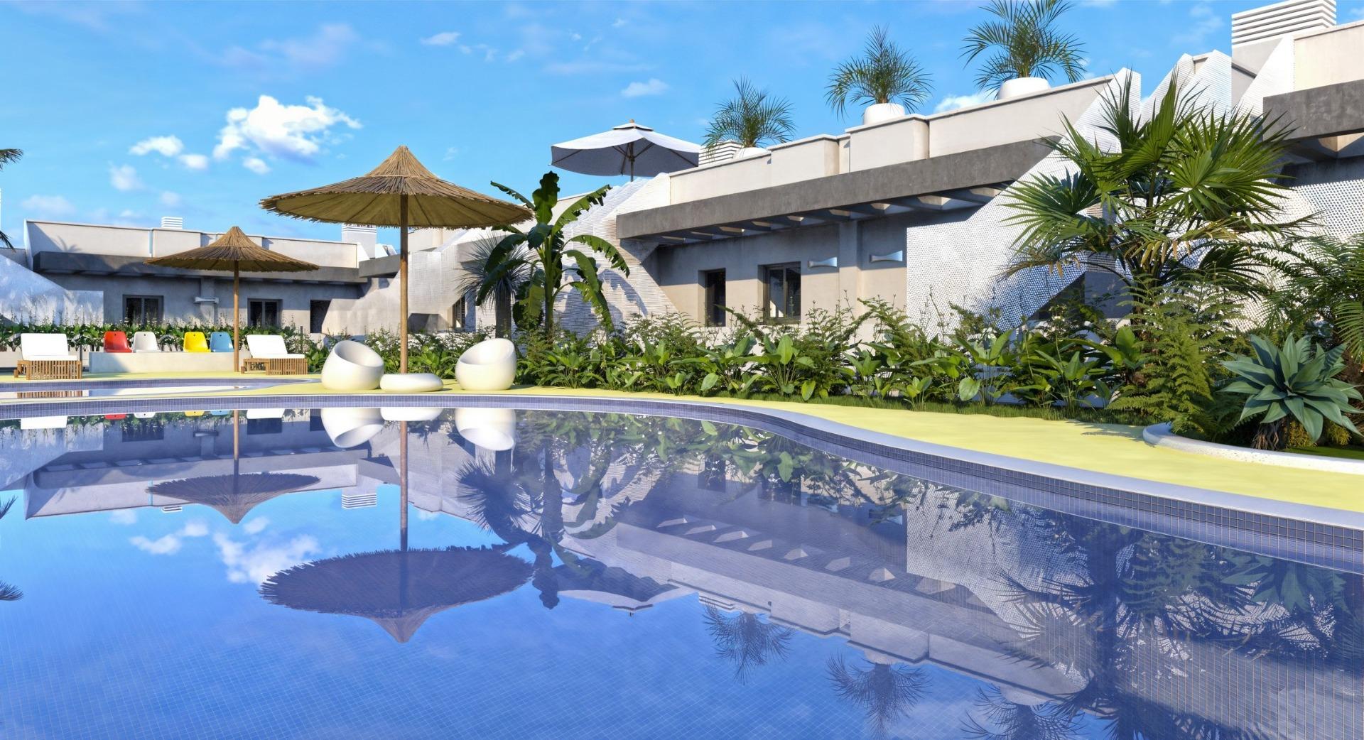 Adosados y chalés adosados de nueva construcción en El Verger, cerca de la playa, Descubre adosados de obra nueva en El Verger, Costa Blanca. A 1.3 km de la playa, con 2-3 dormitorios, solárium privado y jardín. Vive el lujo mediterráneo cerc