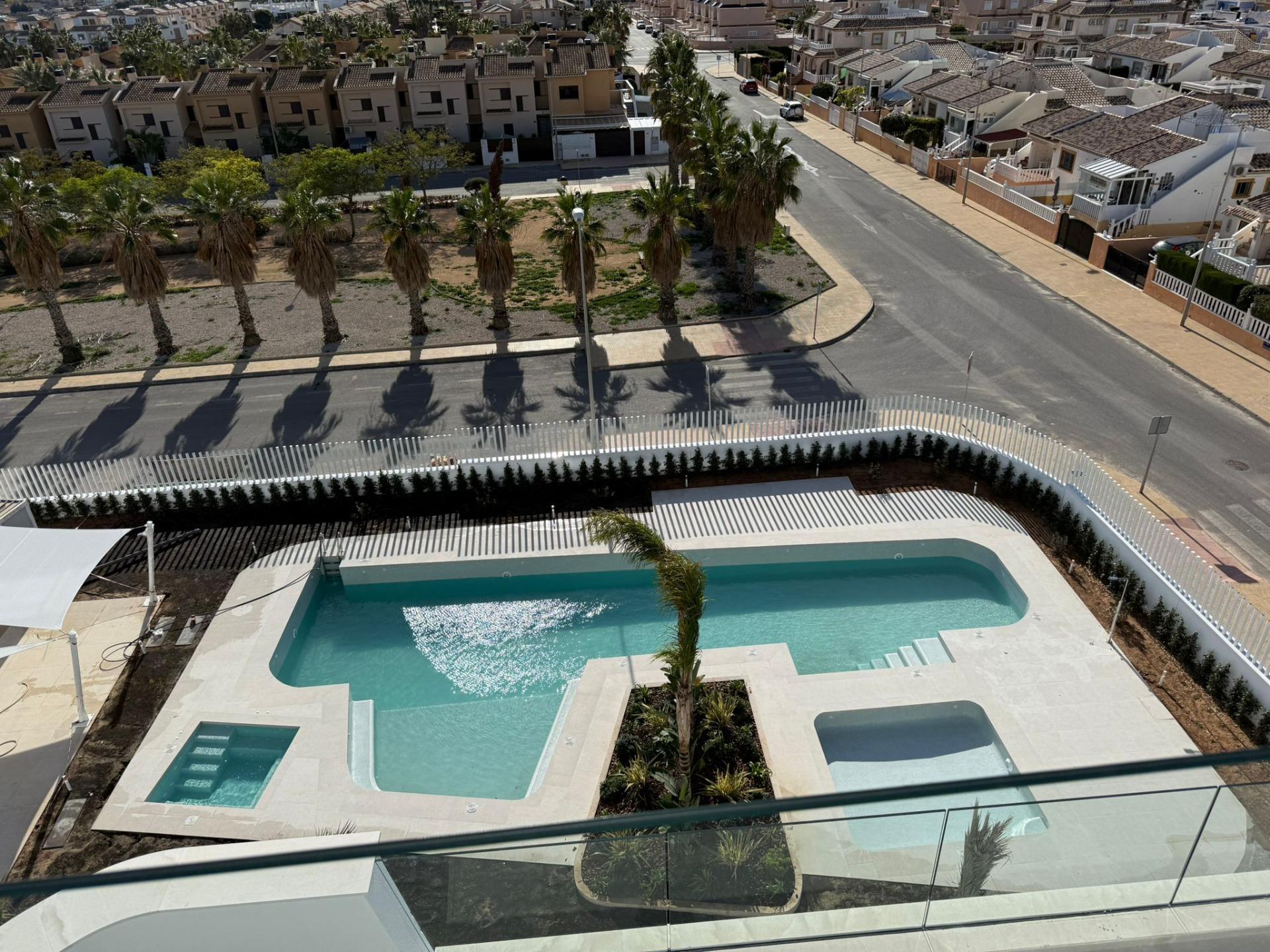 COMPLEJO RESIDENCIAL DE OBRA NUEVA EN LOMAS DE CABO ROIG