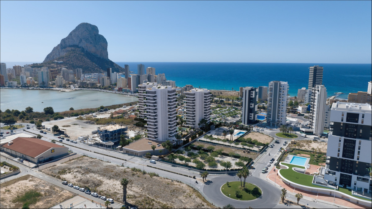 Calpe: Tu Paraíso Mediterráneo con Vistas Únicas, Descubre lujo y vistas espectaculares en Calpe, Costa Blanca. Apartamentos de 3 dormitorios en exclusiva promoción con piscinas, gimnasio y a 3 min de la playa.
