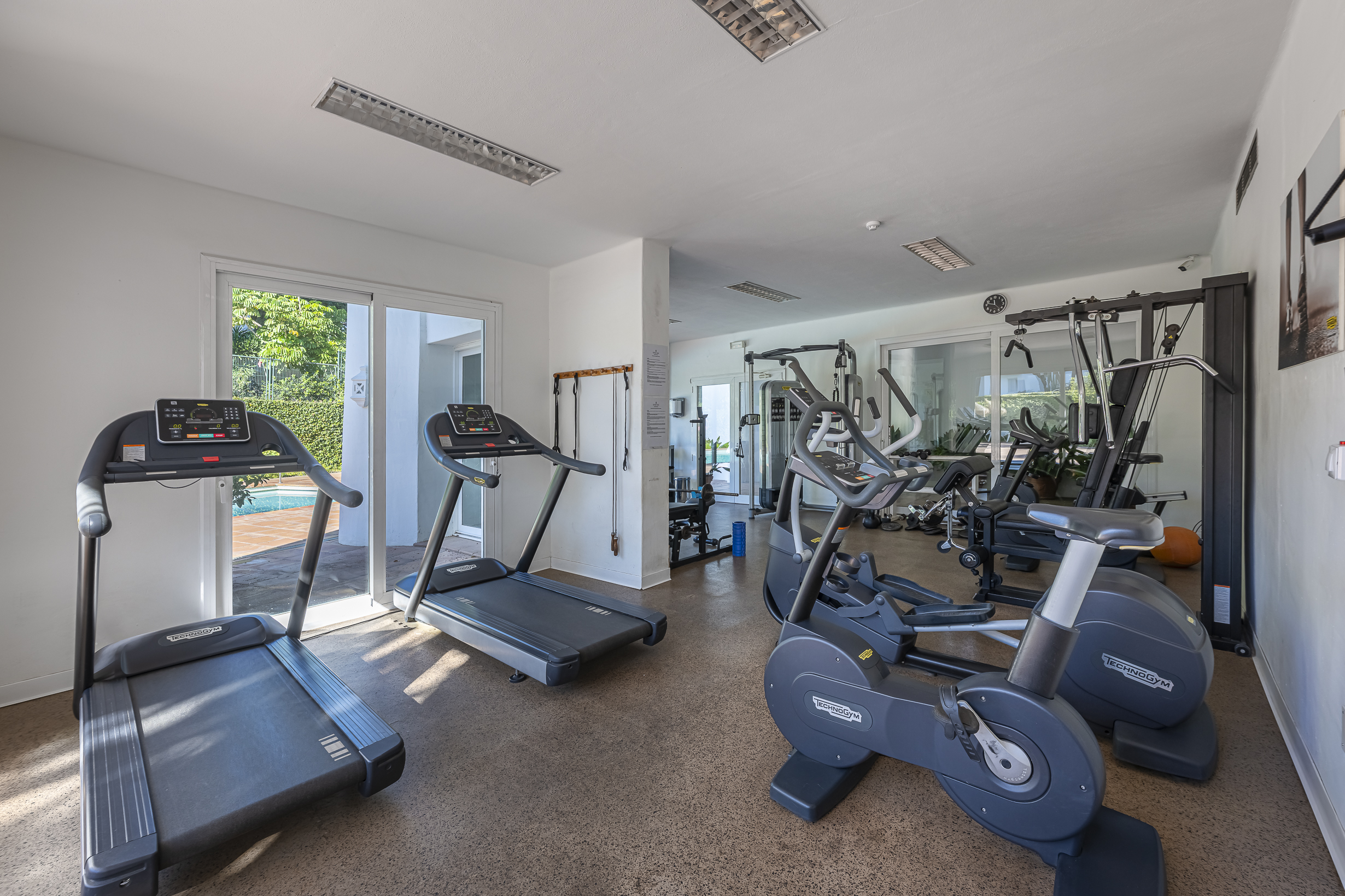 Exclusivo Apartamento de Lujo en Primera Línea de Playa, Estepona