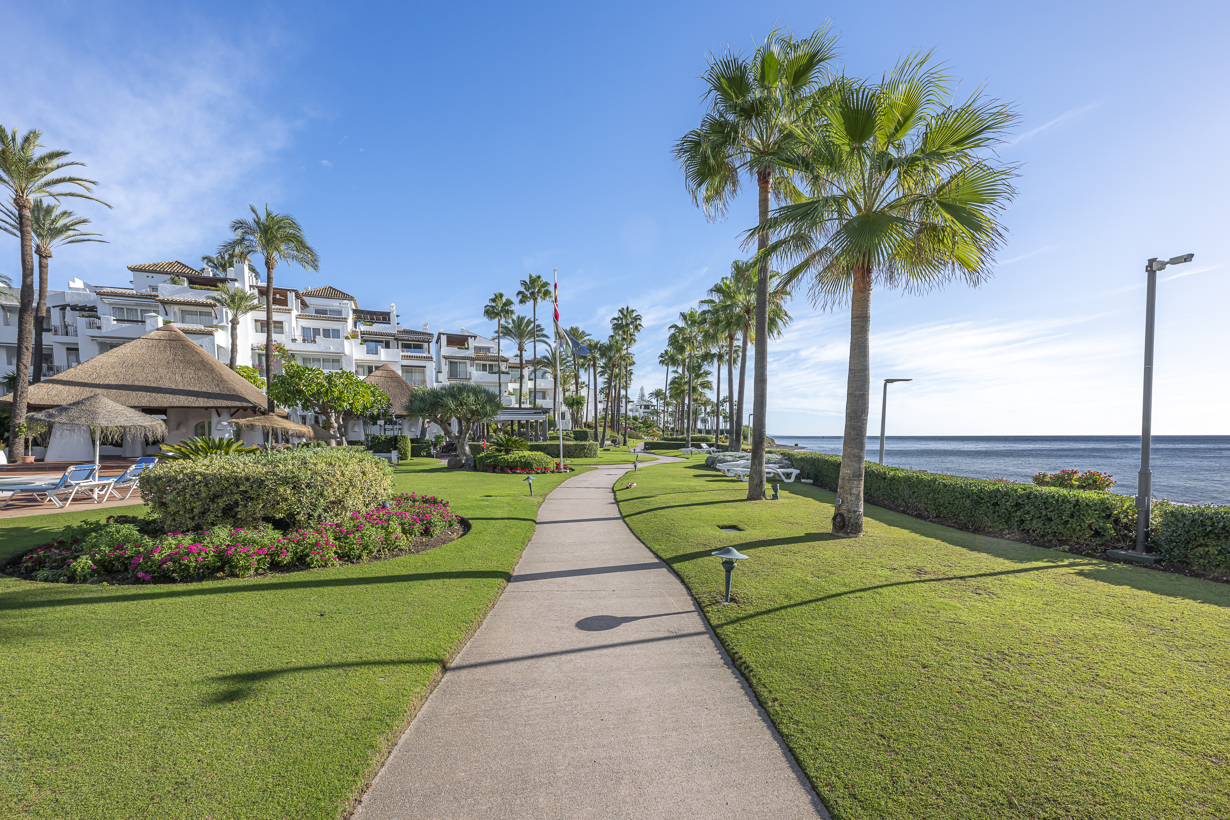 Exclusivo Apartamento de Lujo en Primera Línea de Playa, Estepona