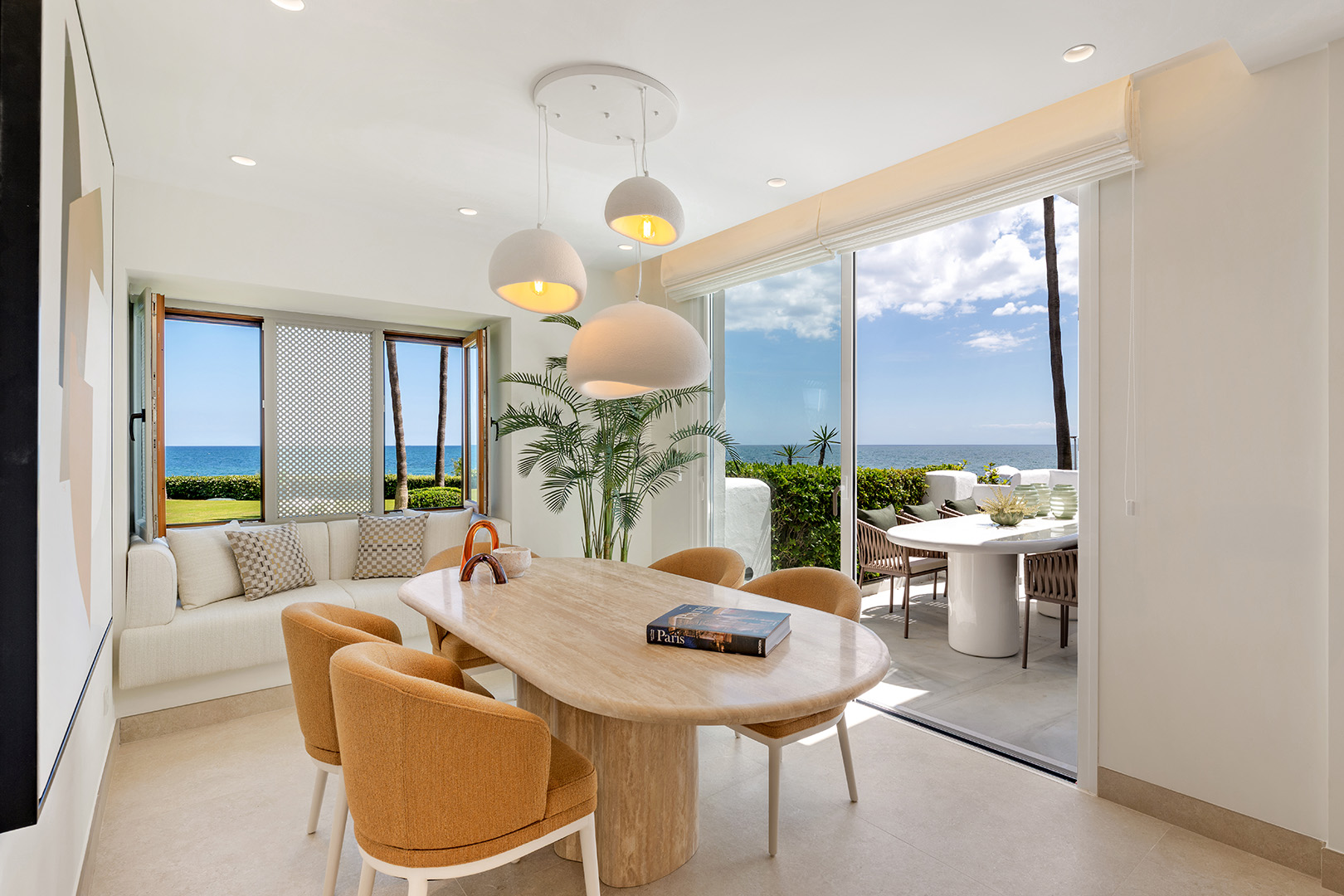 Exclusivo Apartamento de Lujo en Primera Línea de Playa, Estepona