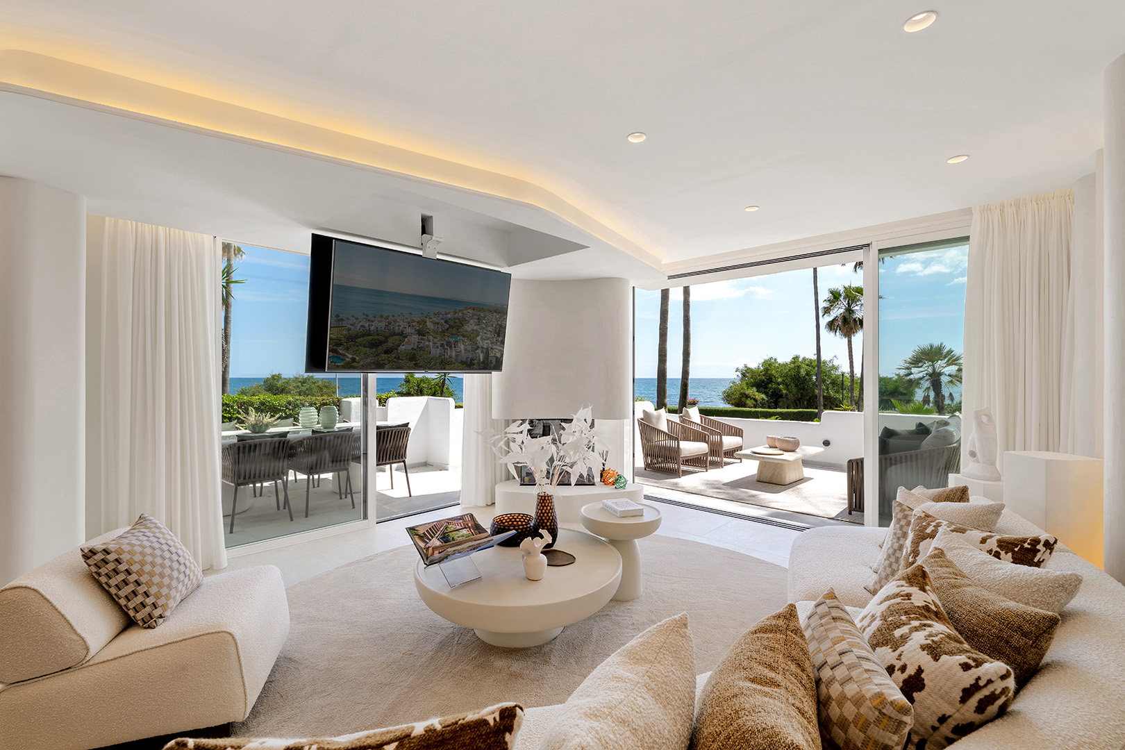 Exclusivo Apartamento de Lujo en Primera Línea de Playa, Estepona