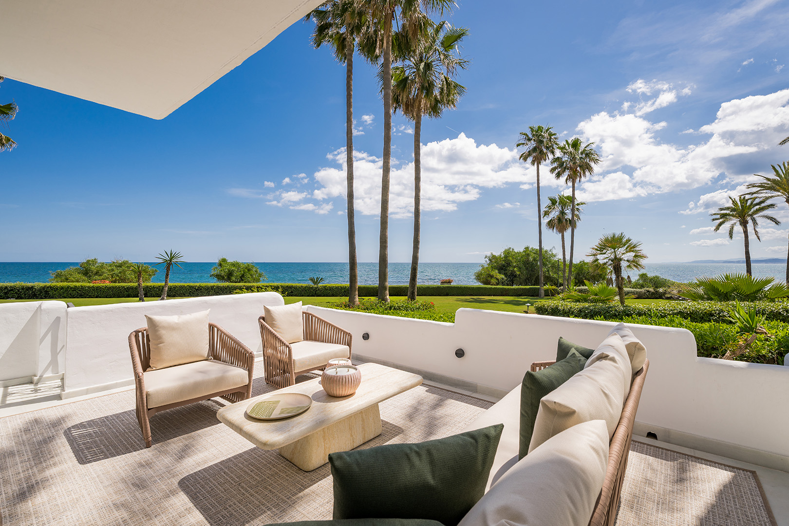 Exclusivo Apartamento de Lujo en Primera Línea de Playa, Estepona