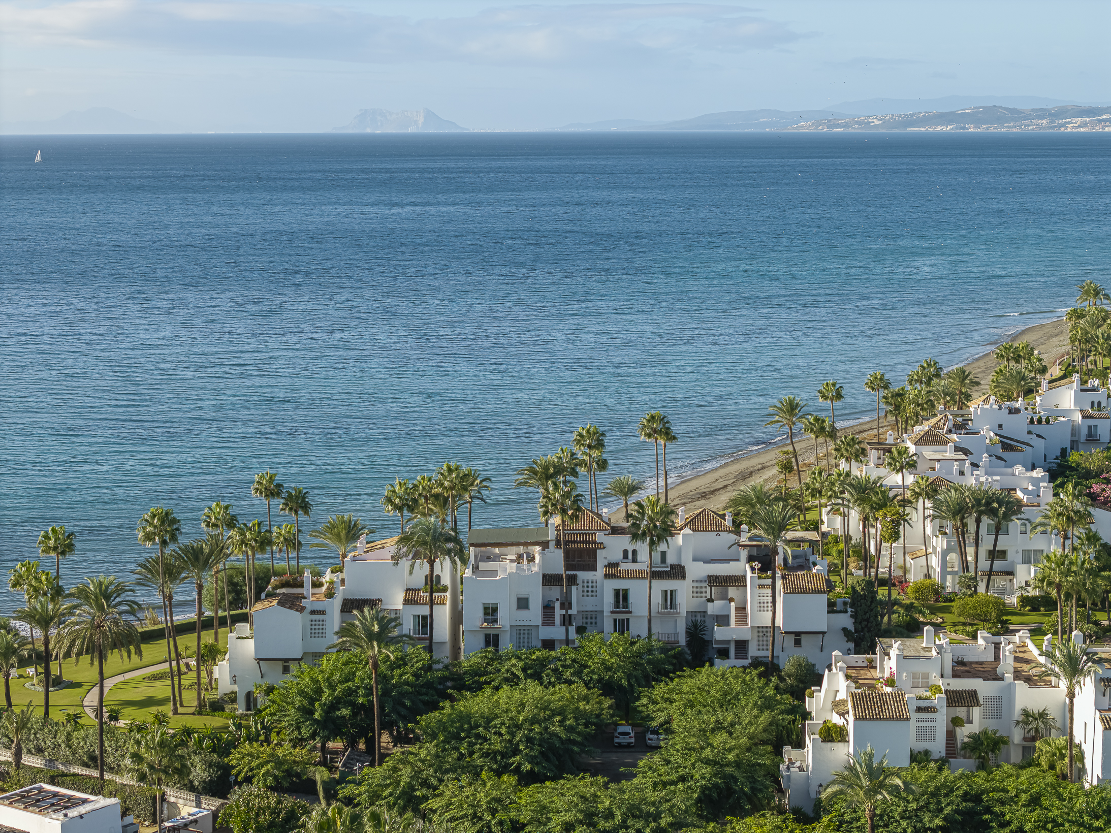 Exclusivo Apartamento de Lujo en Primera Línea de Playa, Estepona