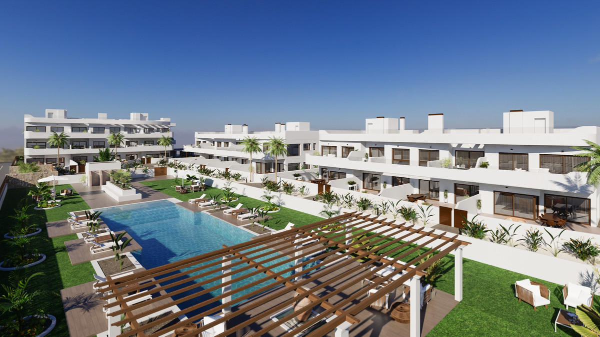 Exclusivo Apartamento con Vistas Golf y Mar Menor, Descubre este lujoso apartamento de 3 dorm. en nueva promoción en Los Alcázares, Murcia. Vistas al golf y Mar Menor. Cerca de playas y aeropuertos. ¡Tu sueño me