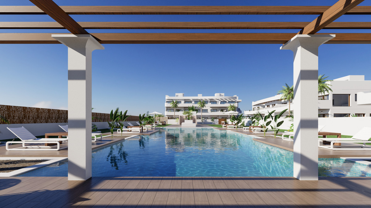 Exclusivo Apartamento con Vistas Golf y Mar Menor, Descubre este lujoso apartamento de 3 dorm. en nueva promoción en Los Alcázares, Murcia. Vistas al golf y Mar Menor. Cerca de playas y aeropuertos. ¡Tu sueño me