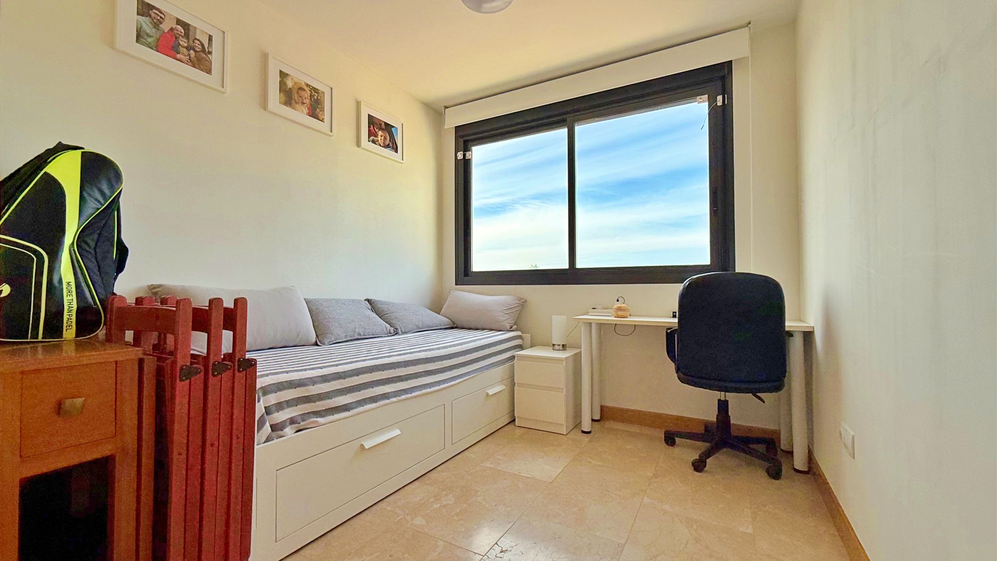 Ático Exclusivo en Campoamor: Vistas Panorámicas Mar y Naturaleza., Ático de lujo en Campoamor, Orihuela Costa. Disfrute de 2 dorm, 2 baños, terraza y solárium privado con vistas al mar. Ubicación privilegiada. ¡Su sueño mediter