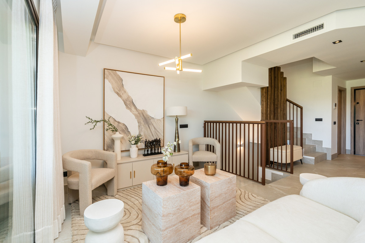 Mijas: Adosado Frontline Golf con Vistas Únicas, Lujosos adosados en primera línea de golf en La Cala Resort, Mijas. Vistas panorámicas, piscina, jardines. 3 dormitorios, Clase A. Acceso a servicios premium. ¡