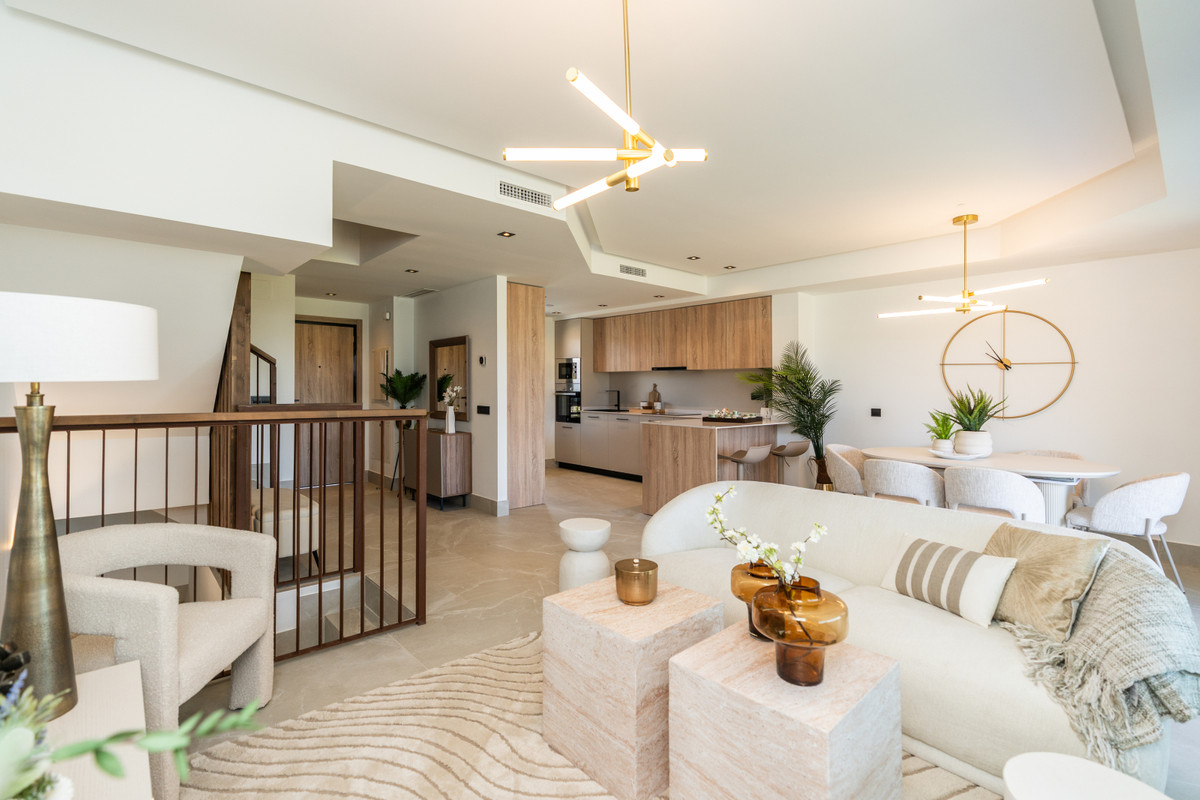 Mijas: Adosado Frontline Golf con Vistas Únicas, Lujosos adosados en primera línea de golf en La Cala Resort, Mijas. Vistas panorámicas, piscina, jardines. 3 dormitorios, Clase A. Acceso a servicios premium. ¡
