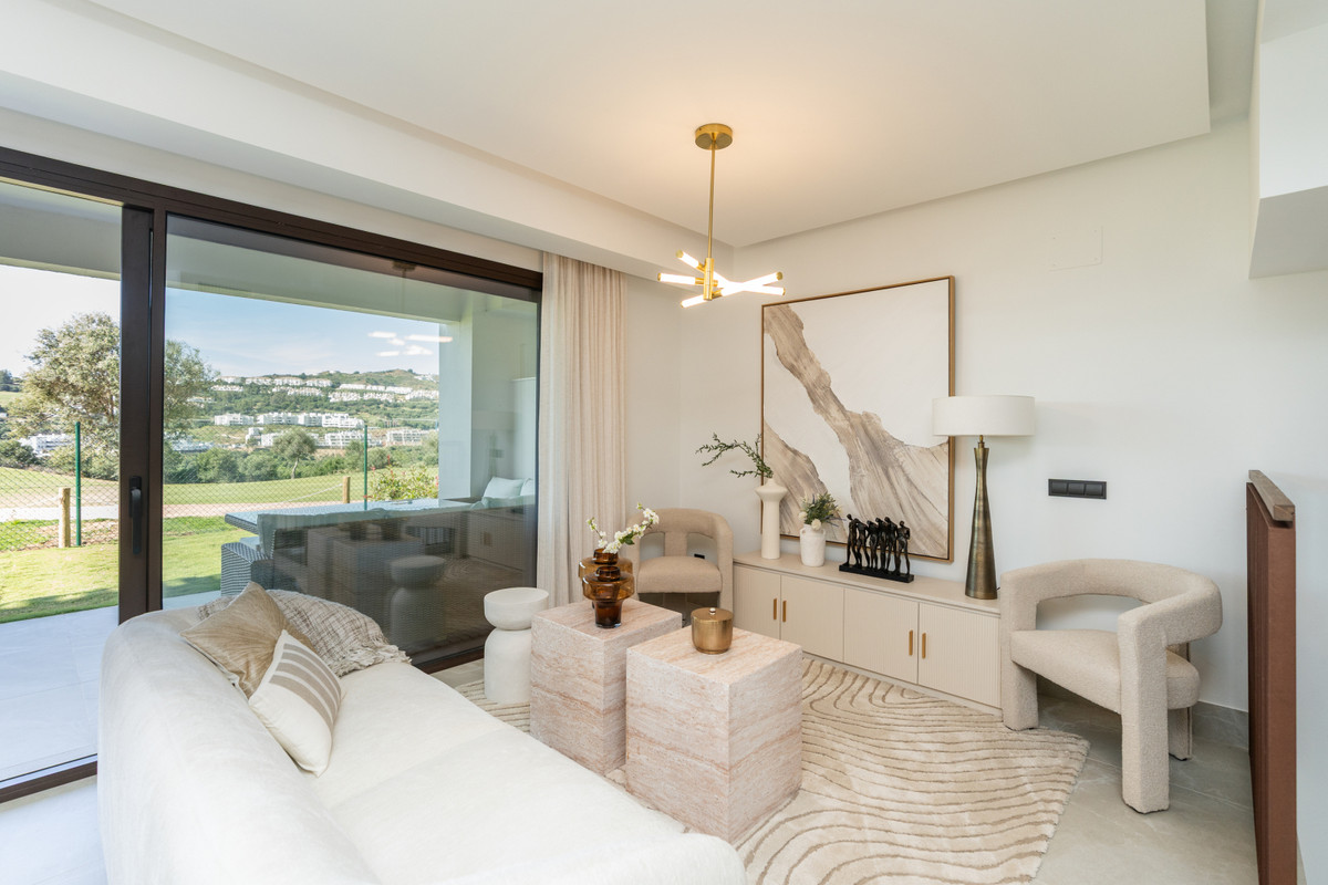Mijas: Adosado Frontline Golf con Vistas Únicas, Lujosos adosados en primera línea de golf en La Cala Resort, Mijas. Vistas panorámicas, piscina, jardines. 3 dormitorios, Clase A. Acceso a servicios premium. ¡