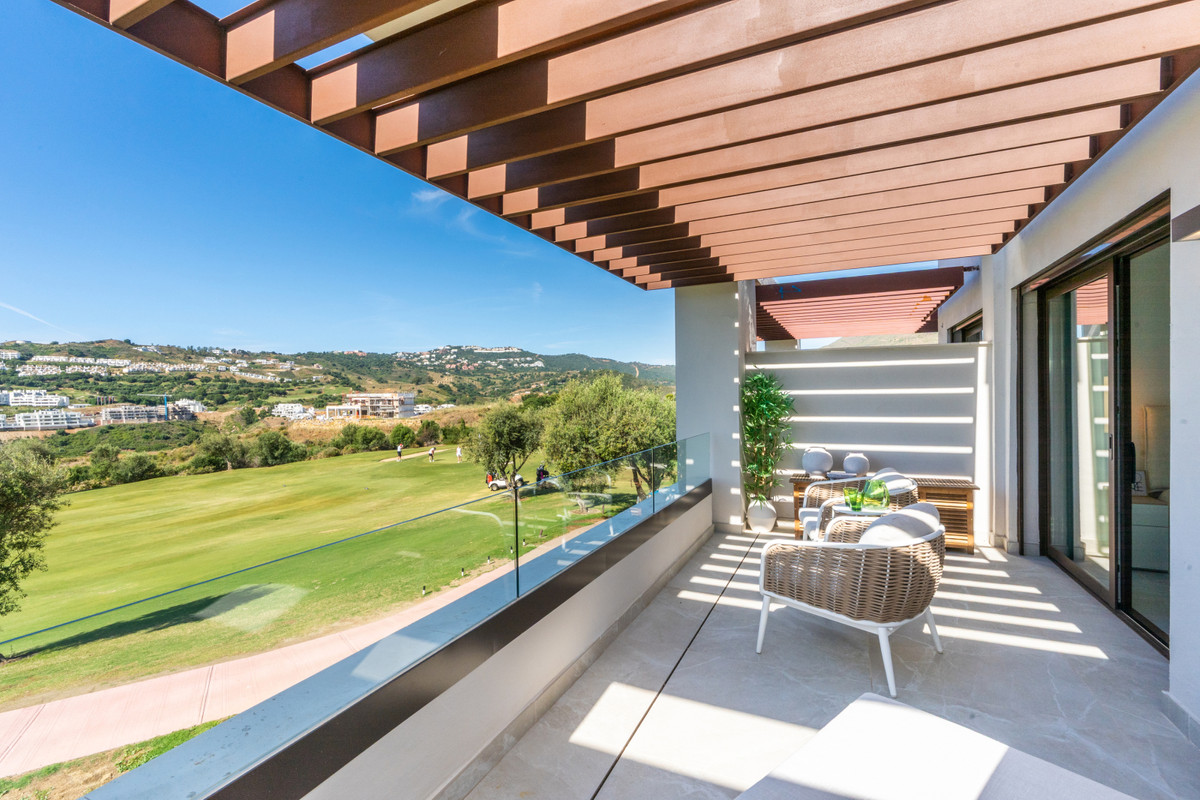 Mijas: Adosado Frontline Golf con Vistas Únicas, Lujosos adosados en primera línea de golf en La Cala Resort, Mijas. Vistas panorámicas, piscina, jardines. 3 dormitorios, Clase A. Acceso a servicios premium. ¡