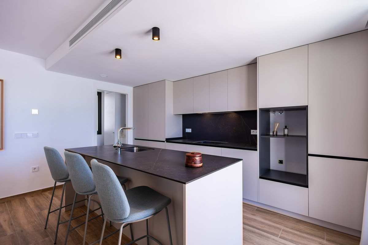 Villa de Ensueño en Polop: Vistas Mar y Montaña, Descubre villa de lujo 3D en Polop, Alicante (Costa Blanca). Vistas panorámicas Altea/montañas. Terrazas, opción piscina. Cocina equipada. ¡Tu vida mediterránea