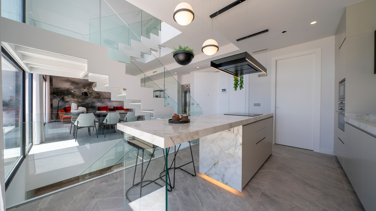 Finestrat: Lujo Exclusivo con Vistas Infinitas al Mar, Villa de lujo exclusiva en Finestrat, Alicante. Vistas al mar inigualables, skyline Benidorm, piscina infinity y 5 suites. Vive el sueño mediterráneo en Costa B