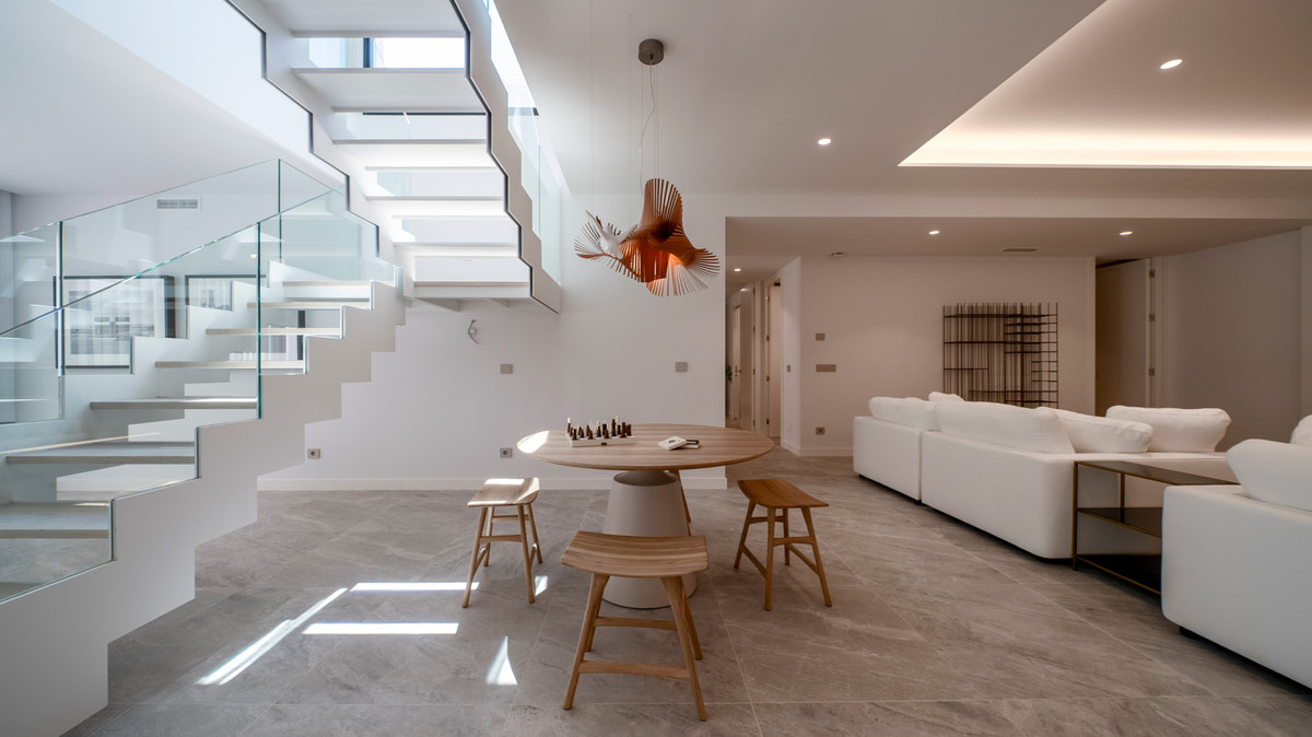 Finestrat: Lujo Exclusivo con Vistas Infinitas al Mar, Villa de lujo exclusiva en Finestrat, Alicante. Vistas al mar inigualables, skyline Benidorm, piscina infinity y 5 suites. Vive el sueño mediterráneo en Costa B
