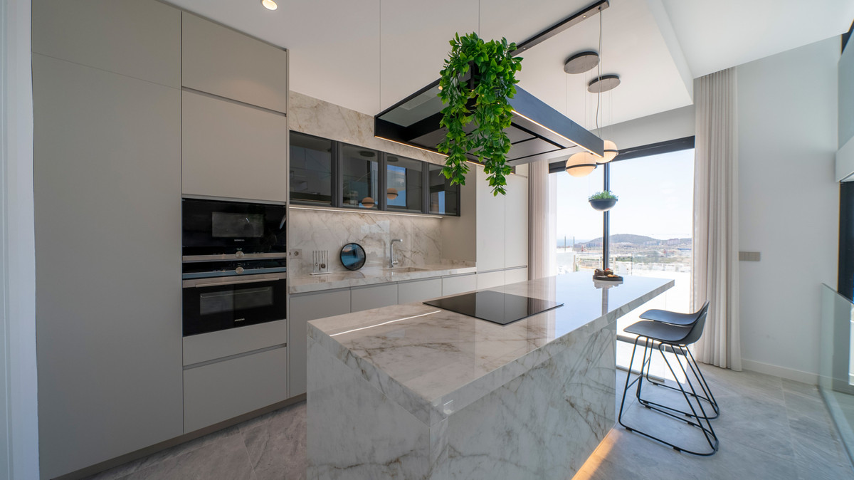 Finestrat: Lujo Exclusivo con Vistas Infinitas al Mar, Villa de lujo exclusiva en Finestrat, Alicante. Vistas al mar inigualables, skyline Benidorm, piscina infinity y 5 suites. Vive el sueño mediterráneo en Costa B