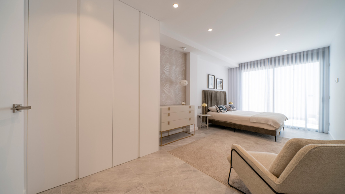 Finestrat: Lujo Exclusivo con Vistas Infinitas al Mar, Villa de lujo exclusiva en Finestrat, Alicante. Vistas al mar inigualables, skyline Benidorm, piscina infinity y 5 suites. Vive el sueño mediterráneo en Costa B