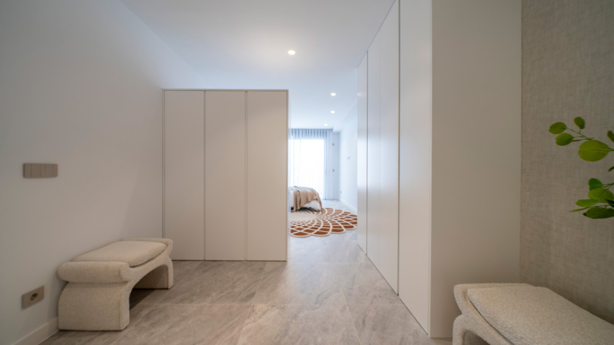 Finestrat: Lujo Exclusivo con Vistas Infinitas al Mar, Villa de lujo exclusiva en Finestrat, Alicante. Vistas al mar inigualables, skyline Benidorm, piscina infinity y 5 suites. Vive el sueño mediterráneo en Costa B