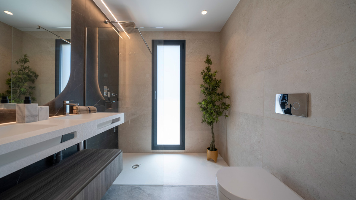 Finestrat: Lujo Exclusivo con Vistas Infinitas al Mar, Villa de lujo exclusiva en Finestrat, Alicante. Vistas al mar inigualables, skyline Benidorm, piscina infinity y 5 suites. Vive el sueño mediterráneo en Costa B