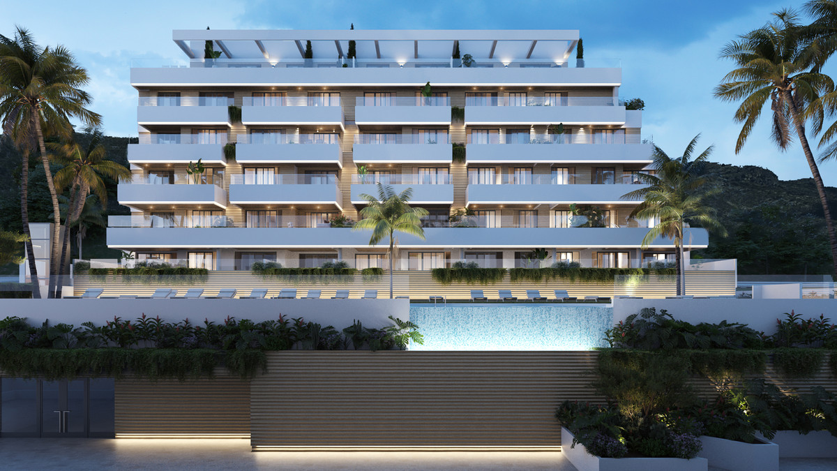 Torremolinos: Lujo Mediterráneo con Vistas Únicas, Descubre Living Garden en Torremolinos: apartamentos de lujo con 3 dormitorios y 2 baños. Disfruta de vistas al mar, piscina infinity, gimnasio y coworking. Tu