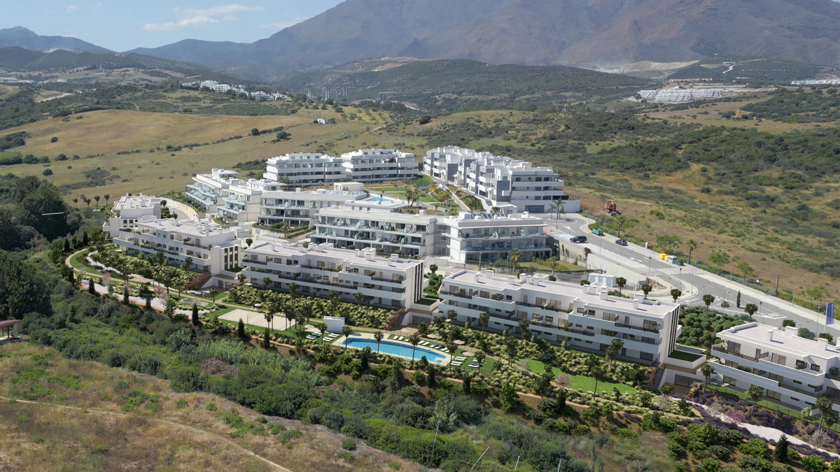 Vive Estepona: Apartamento Resort con Jardín, Descubre tu oasis en Estepona, Costa del Sol. Apartamento de lujo de 3 dorm. en nuevo complejo con zonas comunes resort: piscina, spa, co-working. Cerca de play