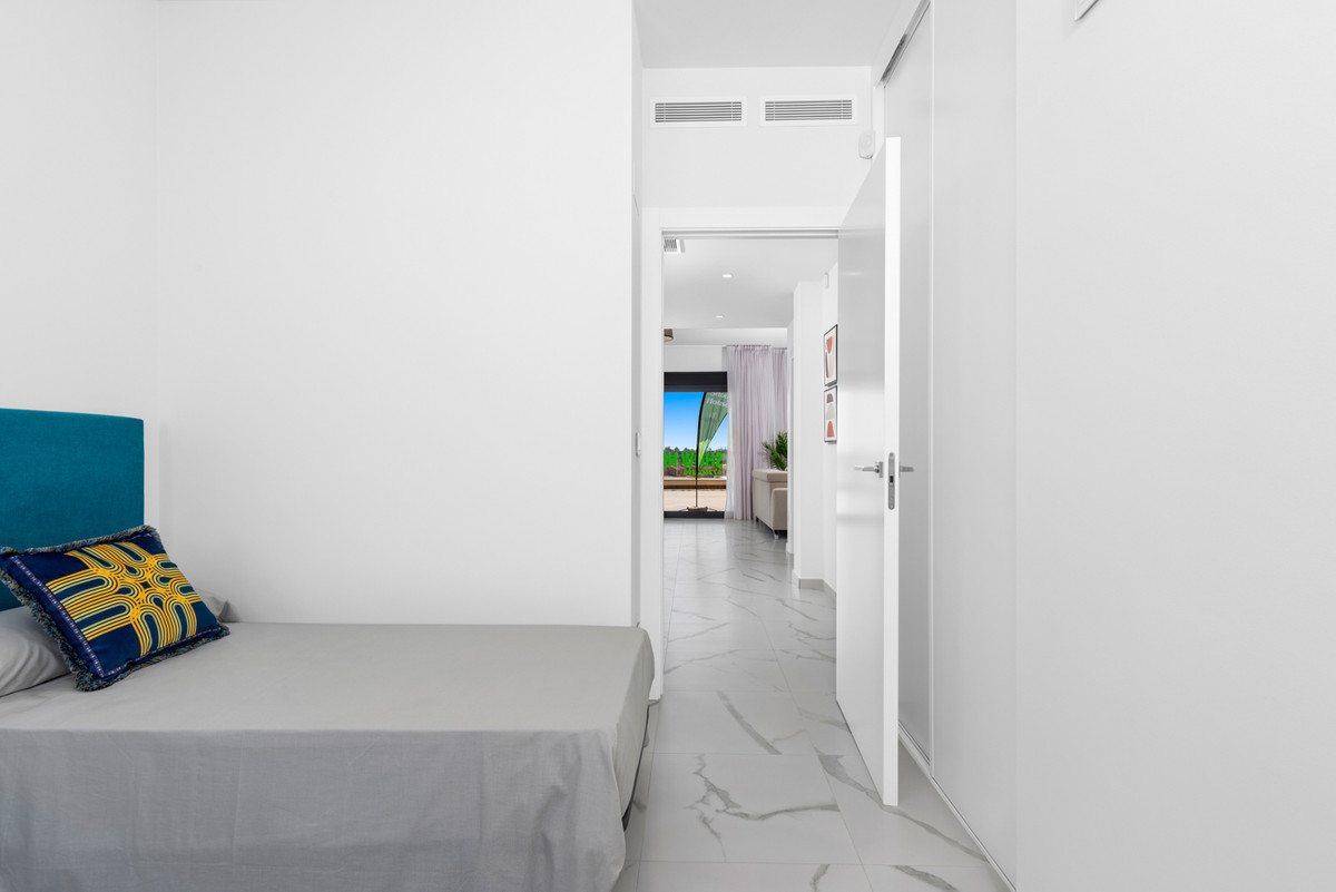 Villa en San Miguel: Vistas, Golf y Mar Cerca, Villas de lujo en San Miguel de Salinas, Alicante. Vistas, naturaleza y serenidad a 7km de playas Orihuela Costa. Cerca de golf y servicios. Villas personalizab