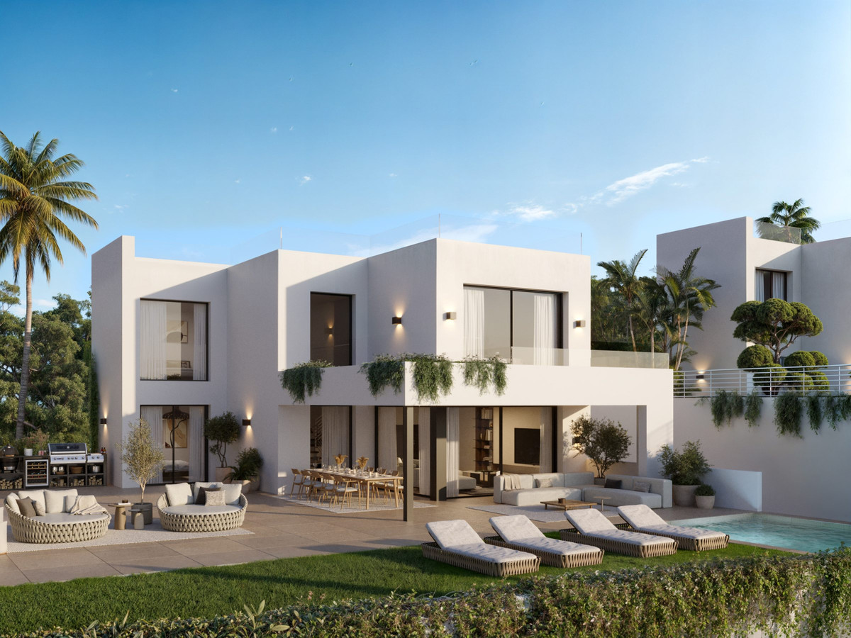 Mijas: Villa de Lujo con Vistas Mar y Montaña, Villas de lujo en Mijas, Málaga. 4 exclusivas villas independientes en Higuerón con vistas panorámicas al mar y montaña. Diseño moderno, piscina privada. ¡Vive
