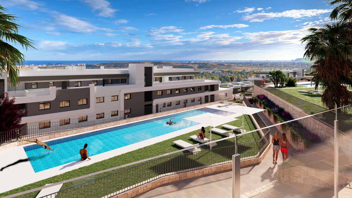 Lujo y Vistas al Mar en Muchamiel: Tu Hogar Soñado, Apartamento de lujo en Muchamiel, Alicante. 3 hab, 2 baños. Vistas mar/golf. Residencial con piscina, seguridad y parking. Cerca playas Costa Blanca. ¡Tu hogar