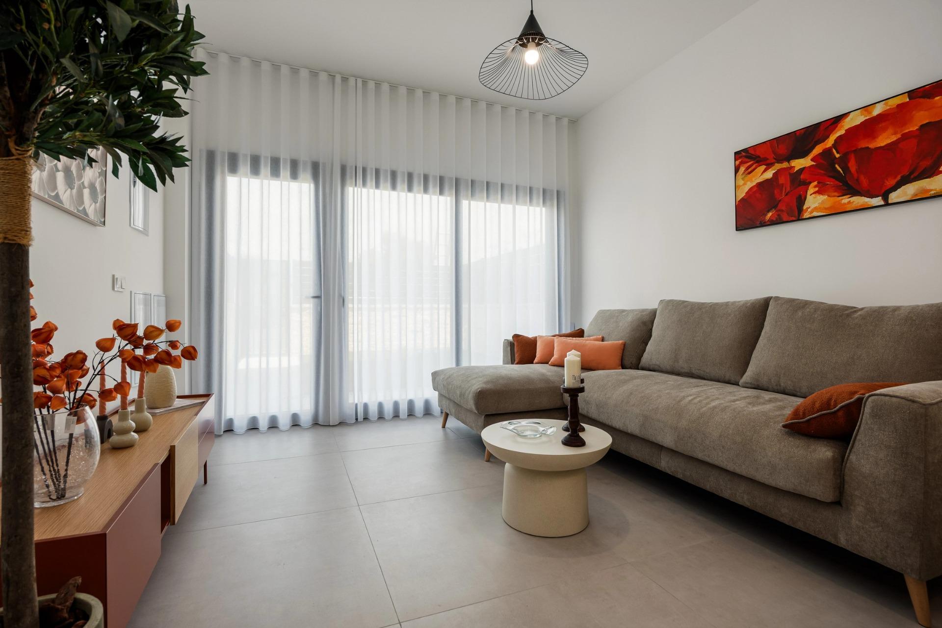 Apartamento en Venta en Villajoyosa, Inversión en Villajoyosa: 8 apartamentos obra nueva con licencia turística. Cerca del mar, 2 hab, terraza-jardín. ¡Sin comunidad! Alto potencial alquiler.