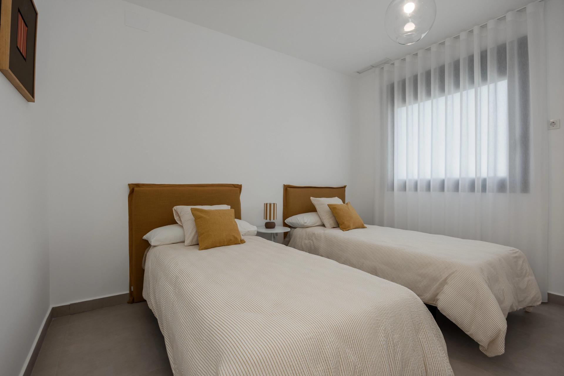 Apartamento en Venta en Villajoyosa, Inversión en Villajoyosa: 8 apartamentos obra nueva con licencia turística. Cerca del mar, 2 hab, terraza-jardín. ¡Sin comunidad! Alto potencial alquiler.