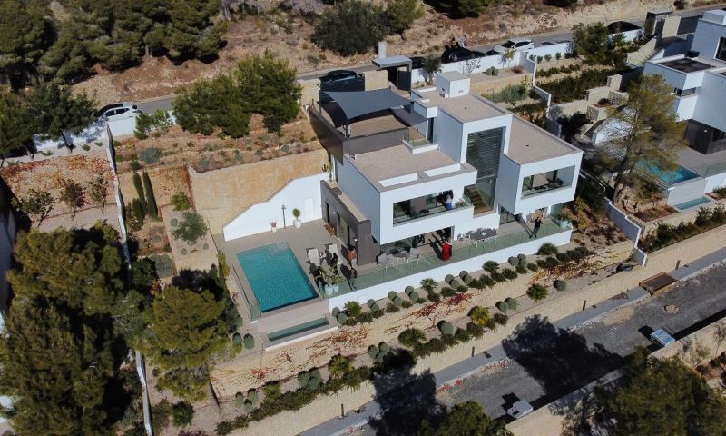 Villa de Lujo en Altea: Vistas al Mar, Espectacular villa de lujo en Altea, Alicante. 4 dormitorios en suite, piscina privada y vistas al mar. Diseño contemporáneo en Costa Blanca. ¡Viva el lujo medi